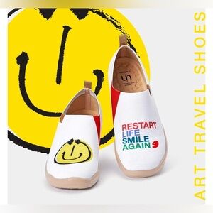 NWT UIN Women’s Comfortable KNIT Shoes/Smiley/US8